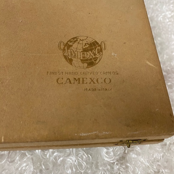 Vintage Camexco Hand Carved Cameo Set - Picture 7 of 14